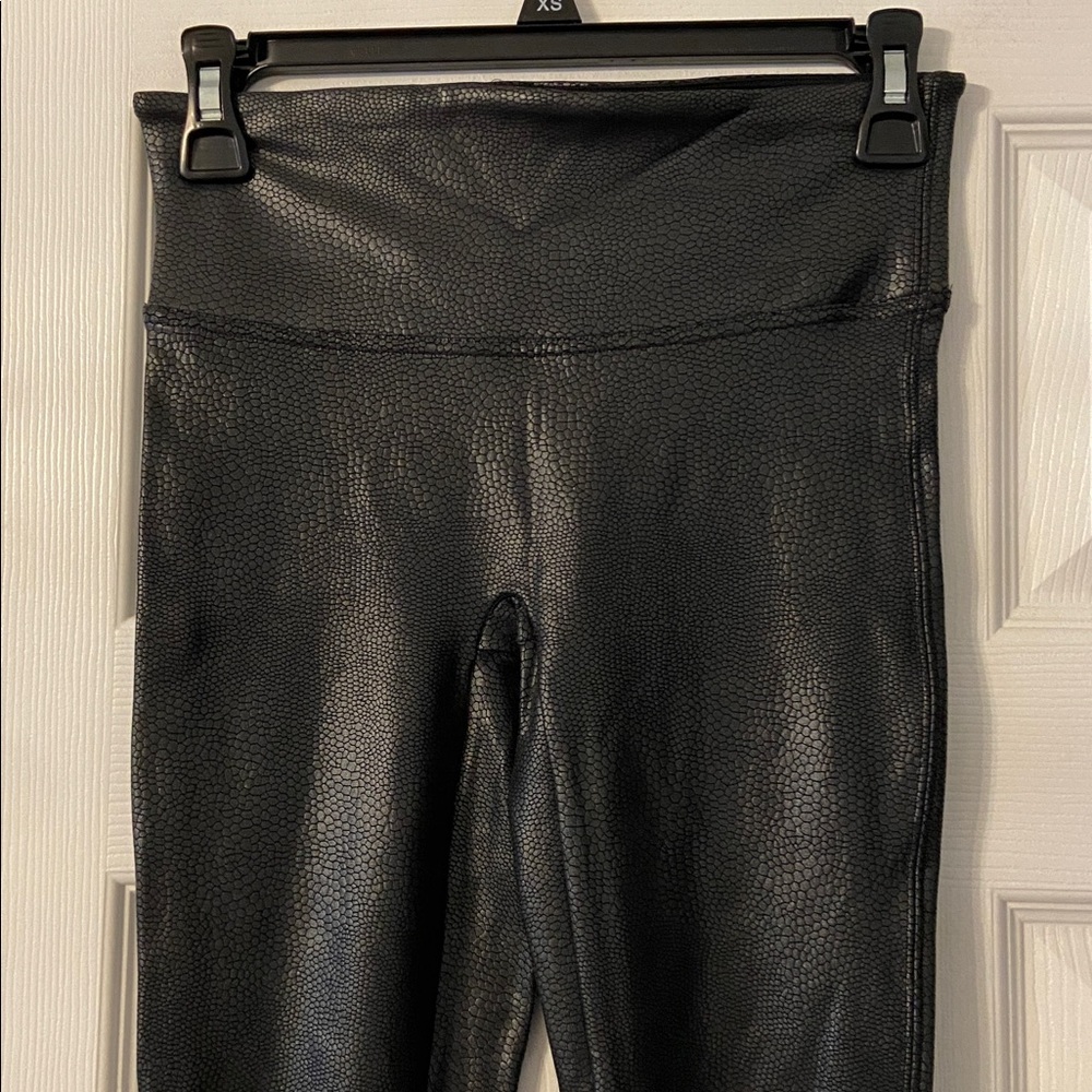 SPANX Black Leggings inseam 27” waist 24” elastic BNWOT see all photos - Picture 2 of 8
